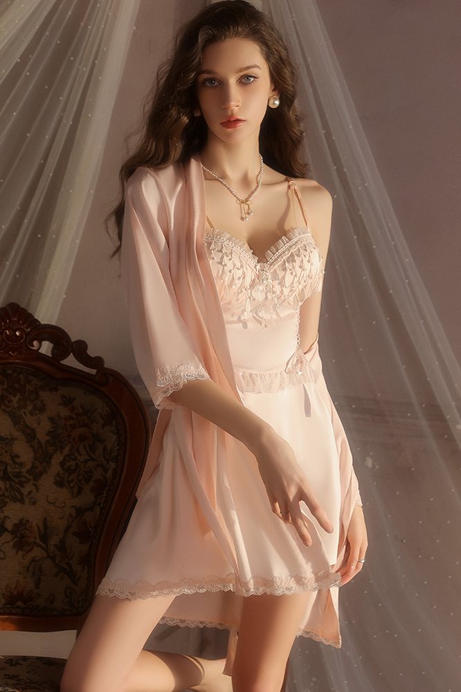 Spaghetti Straps Lace Appliques Sweetheart Sleeveless Short Nightgown and Robe Set