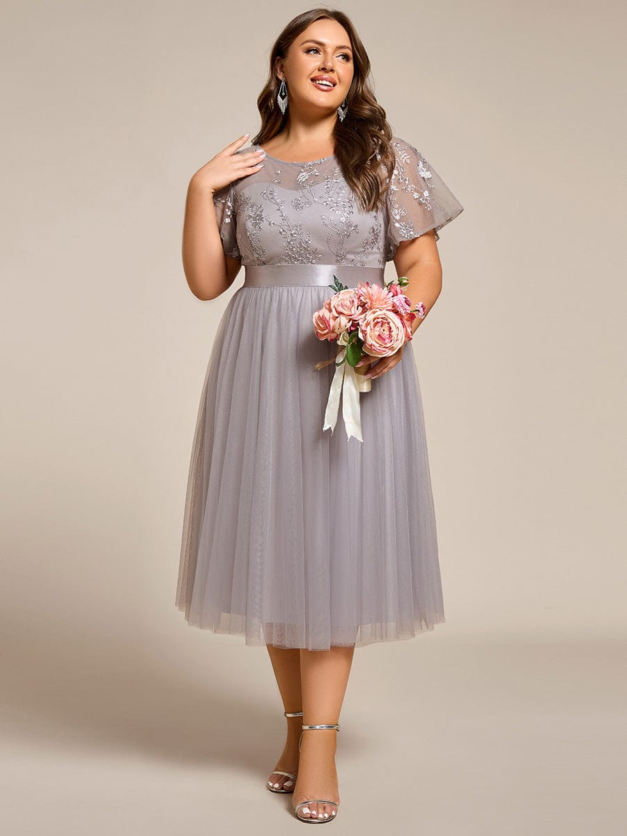 A-Line Plus Size Scoop Neck Tulle Midi Junior Bridesmaid Dress with Appliques